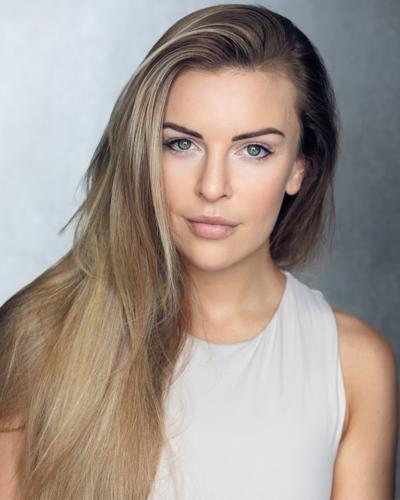 Alexandra Robinson 